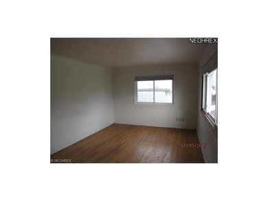 5261 E Lake Rd, Sheffield Lake, OH 44054 - photo 2