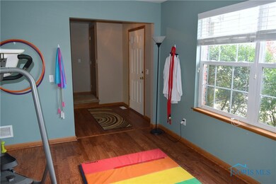 Den toward front door