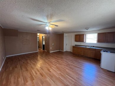 101 Effie Ln unit 103, Weatherford, TX 76088 - photo 2