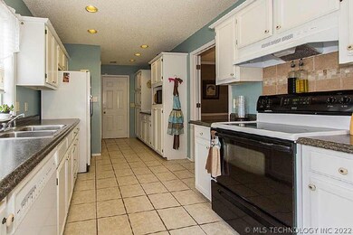 5001 S Poplar Ave, Broken Arrow, OK 74011 - photo 7