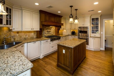24 Riverside Drive kitchen