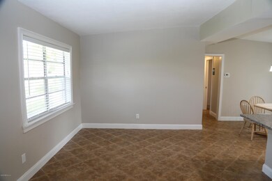 2915 Brackridge Blvd W, Jacksonville, FL 32216 - photo 7