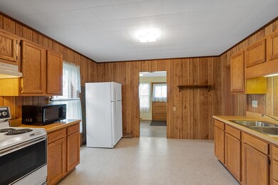 Kitchen Dining Area