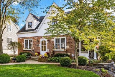 005_129 W Schreyer Pl - 006-2