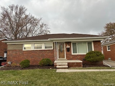 24725 Adlai Ave, Eastpointe, MI 48021 - photo 2