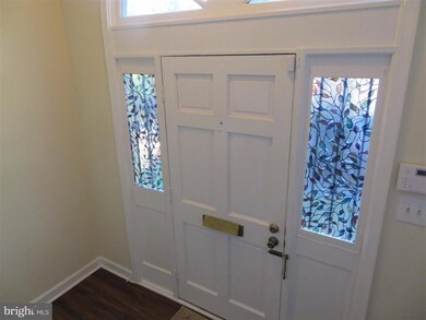 5823 Tudor Ln, Rockville, MD 20852 - photo 6