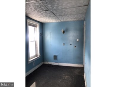 570 S 18 1/2 St, Reading, PA 19606 - photo 6