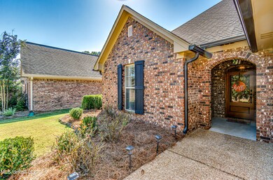 120 Meadowcreek Dr-2
