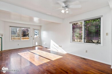 Living Room_SLS_-7414