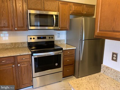 12205 Saint Peter Ct unit F, Germantown, MD 20874 - photo 4