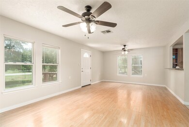 7707 Lester St, Pearland, TX 77584 - photo 4