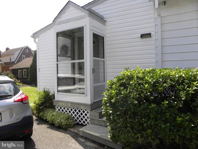 143 E Roland Rd, Brookhaven, PA 19015 - photo 4