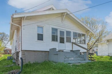 2305 SW 9th St, Des Moines, IA 50315 - photo 2