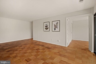 11301 Commonwealth Dr unit 201, Rockville, MD 20852 - photo 4