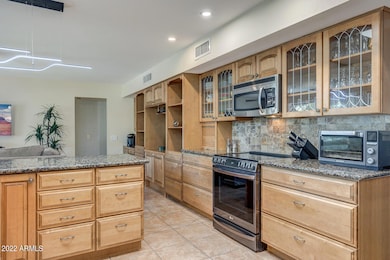 9839 W Lindgren Ave, Sun City, AZ 85373 - photo 5