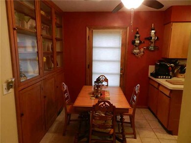 2440 Roseann Dr, Toledo, OH 43611 - photo 6