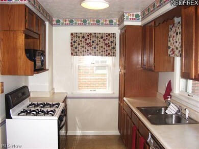 24150 Yosemite Dr, Euclid, OH 44117 - photo 6