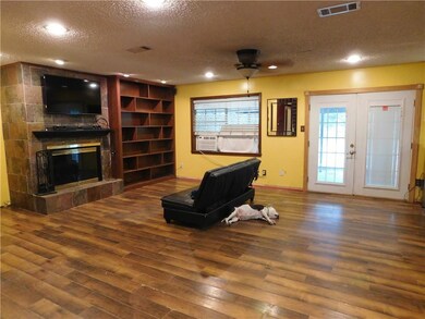 311 Holiday Cir, Pineville, LA 71360 - photo 3