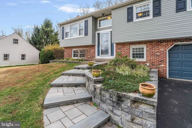 472 Woodward Dr, Huntingdon Valley, PA 19006 - photo 3