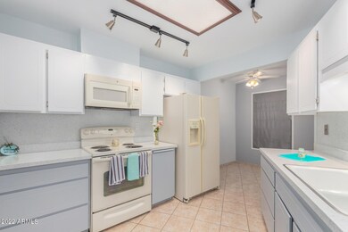 17421 N 105th Ave, Sun City, AZ 85373 - photo 4