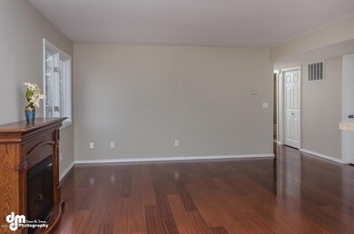 4355 Constellation Ave 17-large-005-Livi