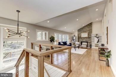 9008 Hamilton Dr, Fairfax, VA 22031 - photo 5