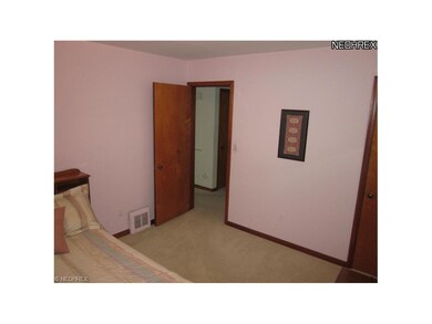 First floor larger bedroom