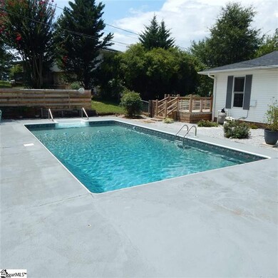 114 Cedar Creek Dr, Travelers Rest, SC 29690 - photo 4