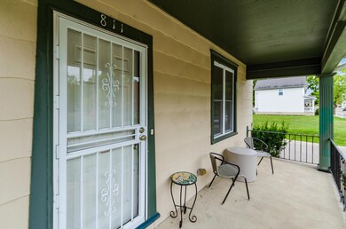 811 S 22nd Frontporch 1