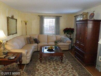 3211 Castleleigh Rd, Beltsville, MD 20705 - photo 3
