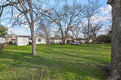 4435 Castor St, Houston, TX 77022 - photo 7