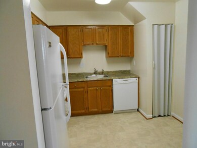 7423 Rokeby Dr unit 10-2, Manassas, VA 20109 - photo 3
