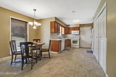 129 Lakeshire Dr, Crossville, TN 38558 - photo 7