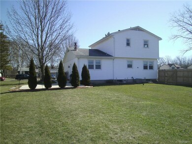 7244 Norman Rd, North Tonawanda, NY 14120 - photo 2