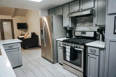 2155 Twinbrooke Dr, Houston, TX 77088 - photo 2