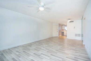 11 Greentree St_U106_008