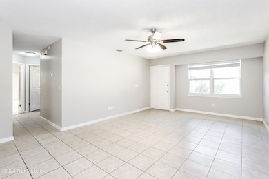 002-photo-living-room-8979832