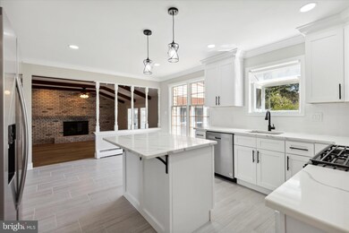 128 Glenn Oak Rd, Norristown, PA 19403 - photo 3