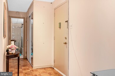 Radnor House unit 320, Bryn Mawr, PA 19010 - photo 4