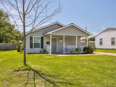 Front w/Tree v3 corner lot