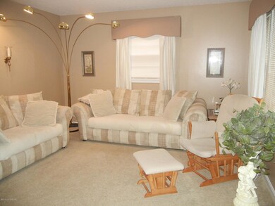 8105 Jasmine Ln, Louisville, KY 40228 - photo 2