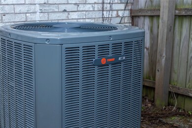 903 Melanie Ln, Keene, TX 76059 - photo 5