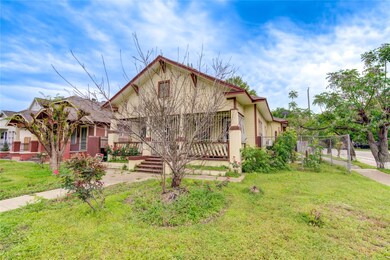 950 Pecore St, Houston, TX 77009 - photo 3