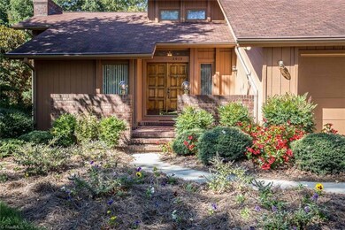 2013 Candelar Dr, High Point, NC 27265 - photo 2