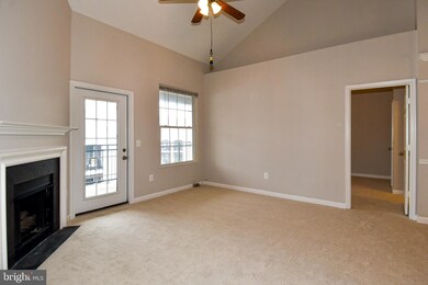 46606 Drysdale Terrace unit 303, Sterling, VA 20165 - photo 4