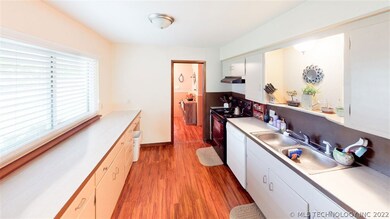 1112 S Meadow Dr, Ardmore, OK 73401 - photo 6