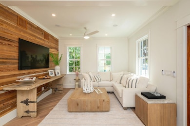 1113 Stump Ln, Key West