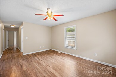 1114 8th St, Statesville, NC 28677 - photo 2