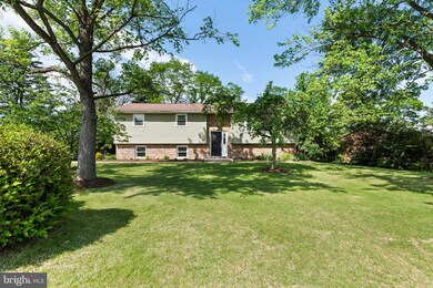 14 Jameslee Dr, Chambersburg, PA 17202 - photo 2