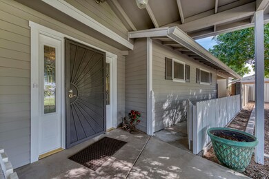 8125 N 10th Place, Phoenix, AZ 85020 - photo 4